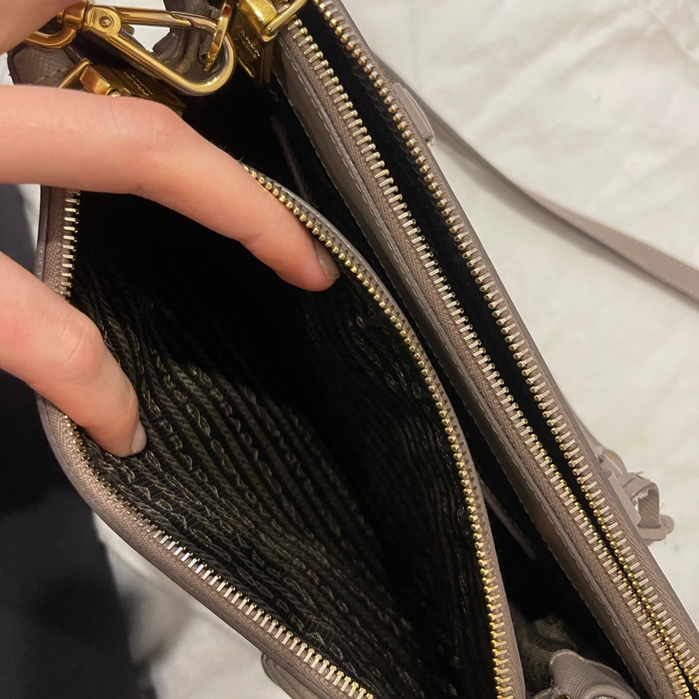 Small safiano galleria bag - Picture 14 of 16